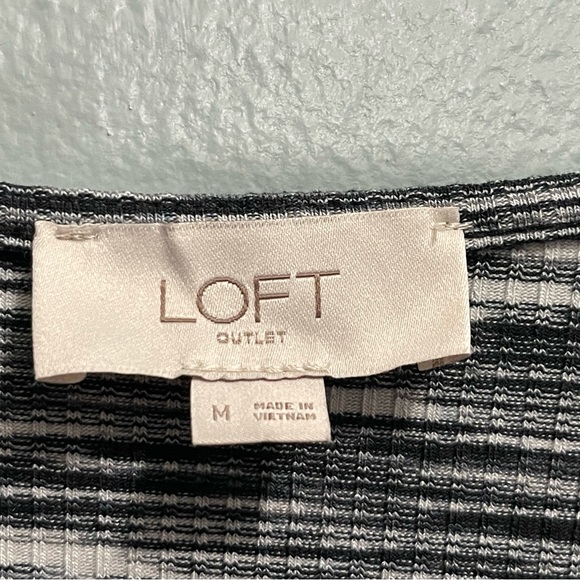 Loft Outlet Size Medium ribbed mock wrap V-Beck top, in great condition - Picture 12 of 16